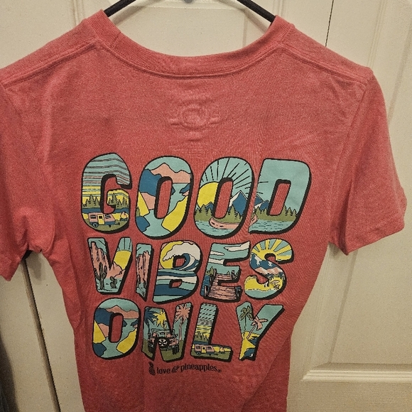 Love And Pineapple T-shirt - Picture 2 of 2